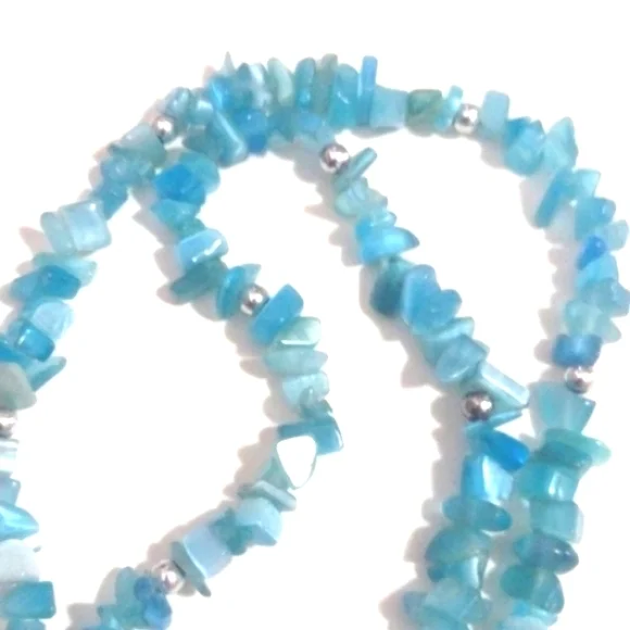 VINTAGE NATURAL BLUE APATITE CHIPS PENDANT BARREL CLASP 17" NECKLACE - Picture 2 of 9